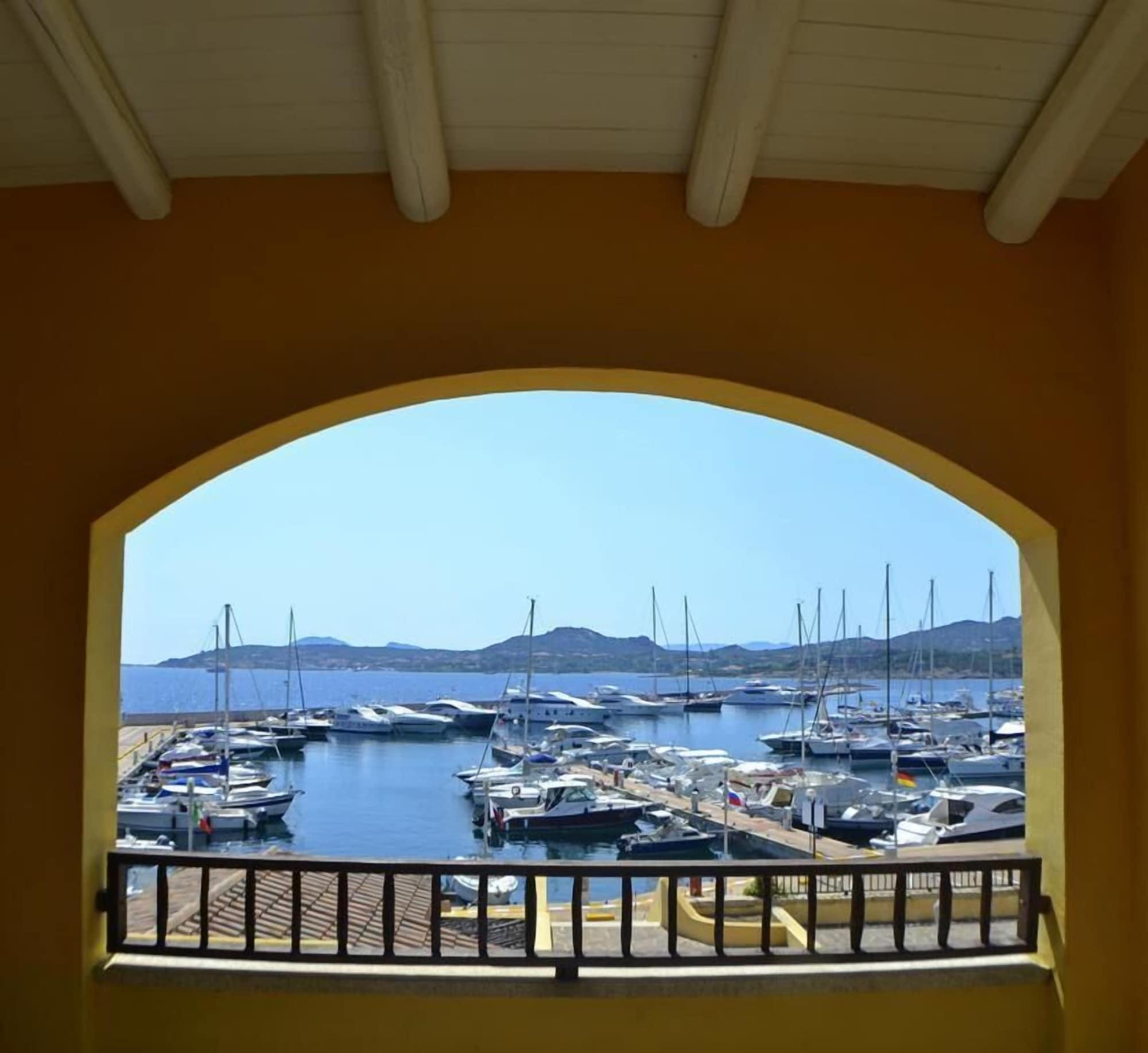 Le Sirene Hotell Portisco Eksteriør bilde