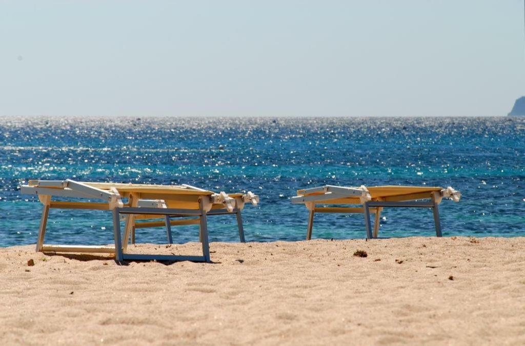Le Sirene Hotell Portisco Eksteriør bilde